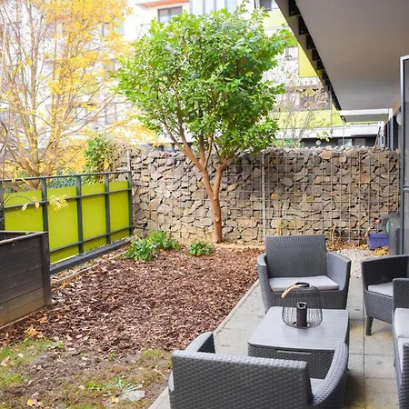 With Garden & Free Parking & Late Check Out Apartment Trnava