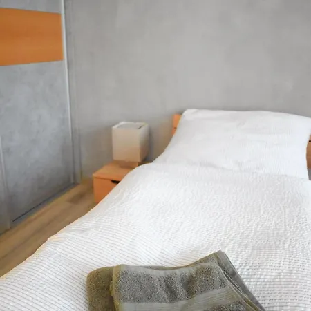 Apartment With Garden & Free Parking & Late Check Out Trnava