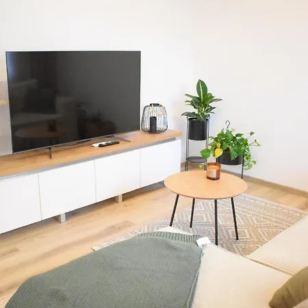 With Garden & Free Parking & Late Check Out Apartment Trnava