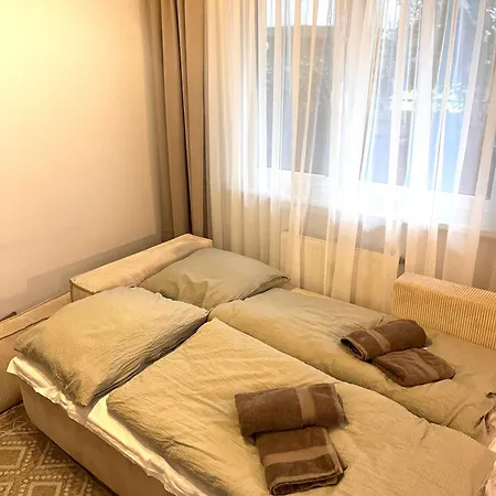 Apartment With Garden & Free Parking & Late Check Out Trnava